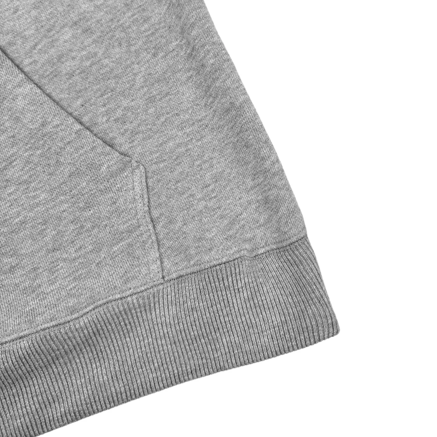 P490 CH Crow Heart Cross Sanskrit Embroidered Hooded Sweatshirt (grey). Original purchase and development for RMB 15,998. The fabric is made of custom-made heavy fortress intertwined air cotton. It is full of texture, thick and solid, and is based on high-end ash tones. It has a beauty that coexists with vicissitudes of life and elegance. With the Crow Heart Cross patch embroidery decoration on the chest, it becomes the ultimate interpretation of dark Gothic style. The CH Gothic font is the finishing touch on the back panel, making the totem the thorn in your spirit. The logo iron plate sways slightly with the swing of the body, adding a sense of movement and vitality. It is unobtrusive but has an indescribable aura. It interprets the perfect blend of retro and luxury, using imported machine appliqué embroidery technology. Using advanced computer control systems and precision mechanical components, the Chrome Hearts logo appliqué embroidery operation is realized. It presents an embroidery effect with both clarity and three-dimensionality, and the fabrics have been washed. It has a better hand feel and texture. It is not easy to deform, shrink or fade. Maintain long-lasting beauty. Size:S-M-L-XL